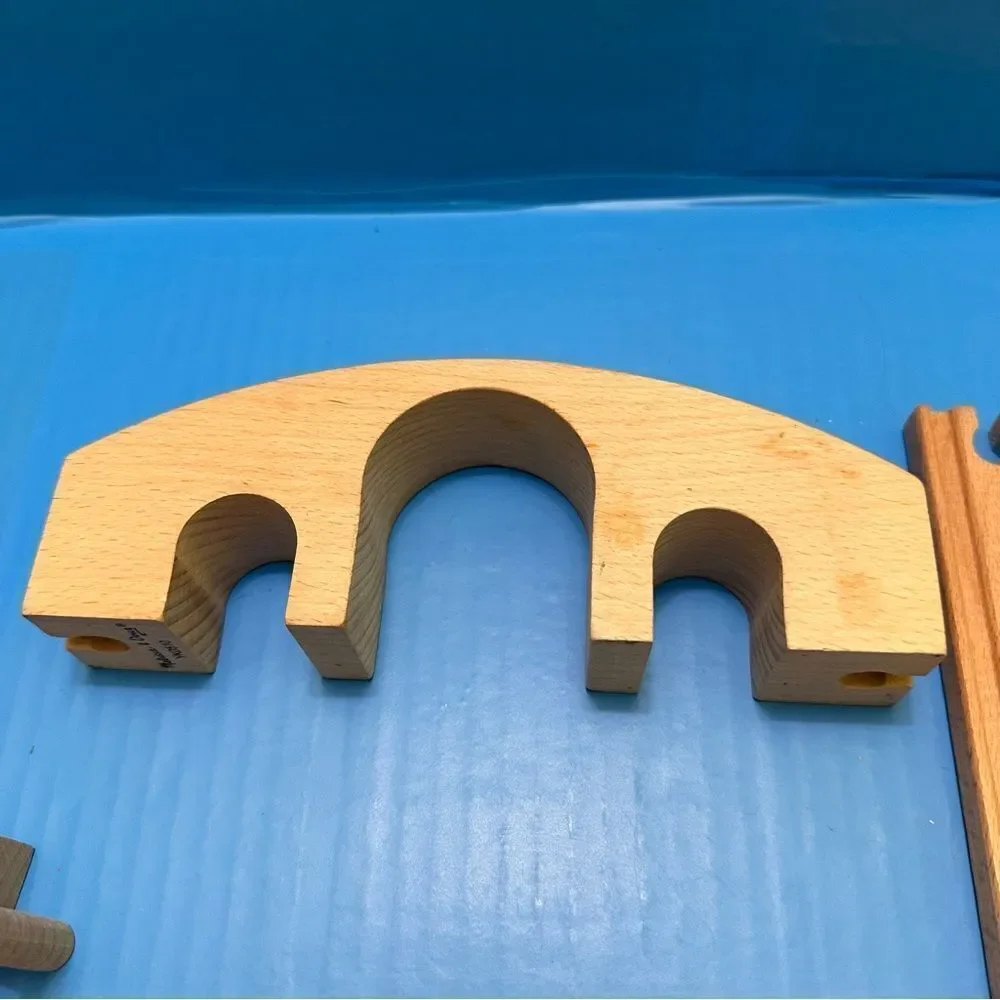 Melissa & Doug Wooden Railway Tracks /Bridge